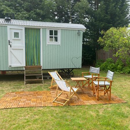 Jasmine The Shepherd Hut Woodhall Spa Exterior photo